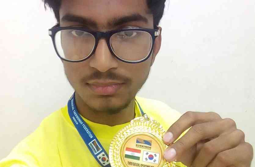 Gold in the International Tournament defeating the players of 12 count १२ देशों के खिलाड़ी को हराकर इंटरनेशनल चैम्पियनशिप में जीता गोल्ड, पढि़ए पूरी खबर