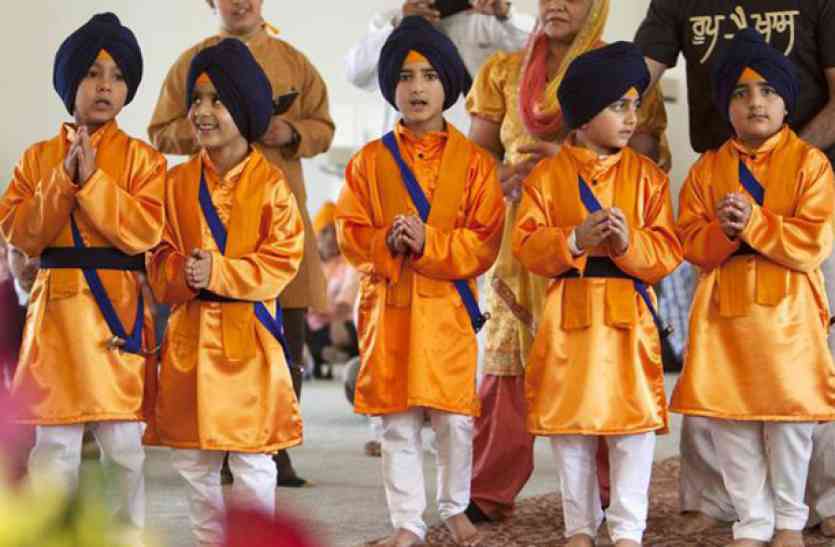never crack sardar jokes 12 बज गए वाले जोक की असलियत जानने के बाद, जोक बनाने वालों के सिर शर्म से झुक जायेंगे