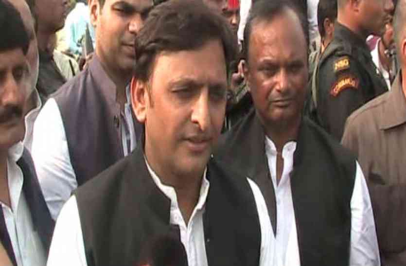 Akhilesh yadav निकाय चुनाव में GST और नोटबंदी का जवाब देगी जनता: अखिलेश यादव