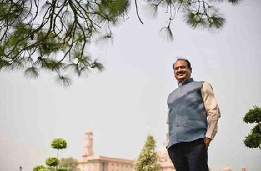 MP Om Birla, Kota Bundi Parliament, Birla Protest Against Paddmavati, Sanjay Lila bhansali, Kota Rajasthan Patrika, Kota Latest News, Kota News in Hindi, Crim News Kota भंसाली की पदमावती के विरोध में उतरे सांसद बिरला, बोले- गौरवशाली इतिहास से छेड़छाड़ बर्दाश्त नहीं