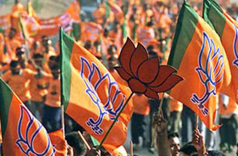 bjp karykarta sammelan अमेठी फतेह के लिए भाजपा ने झोंकी पूरी ताकत, कार्यकर्ताओं को दिए खास निर्देश
