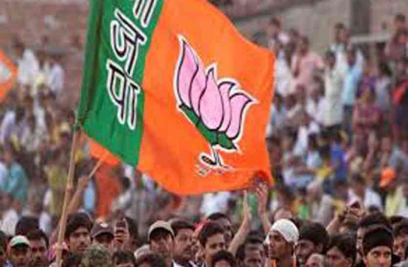bjp candidate unopposed in nikay chunav in jhansi BJP के लिए अच्छी खबर, मुस्लिम कैंडिडेट के हटने से भाजपा प्रत्याशी निर्विरोध