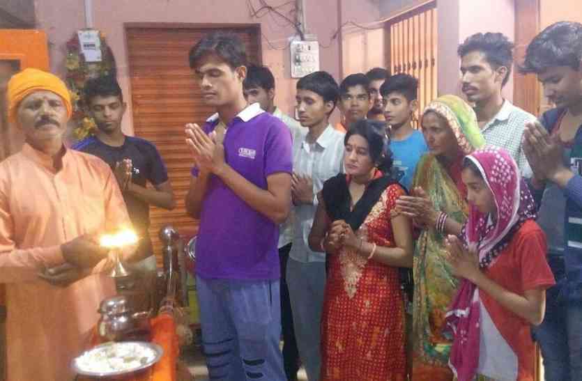 ghanghu jeenmata temple नवजात बेटी के लिए सालासर में नारियल बांधा तो घांघू जीणमाता मंदिर में आरती की