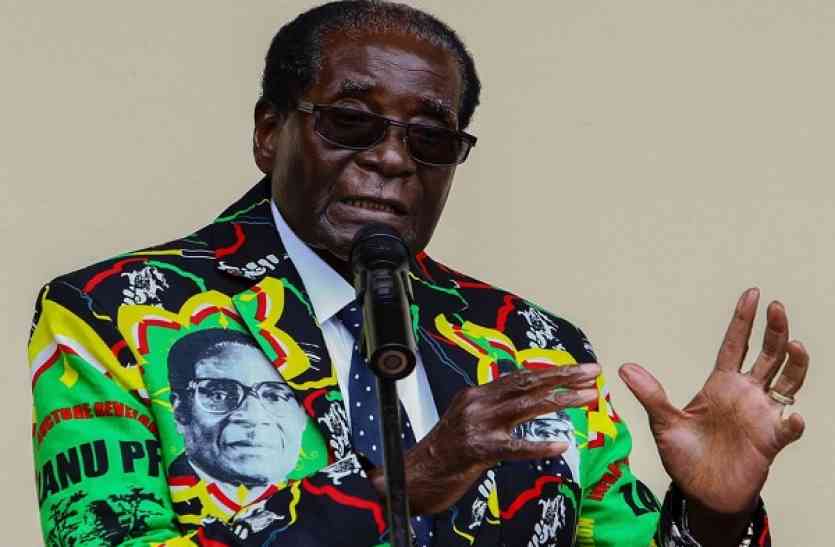Zimbabwe जिम्बाब्वे: हिरासत में लिए गए राष्ट्रपति रॉबर्ट मुगाबे, सेना ने कहा- तख्तापटल नहीं