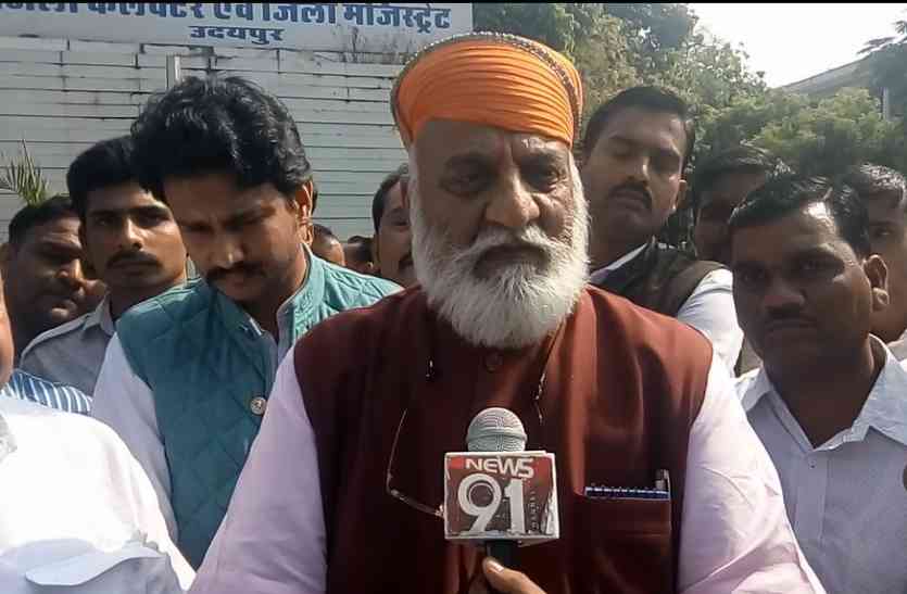 manoharsingh krishnawat video : पदमावती पर जारी है घमासान, राजपूत नेताओं ने कहा.. ऐसा कौनसा सांप सूंघ गया है जो सभी नपुंसक होकर बैठे हैं..