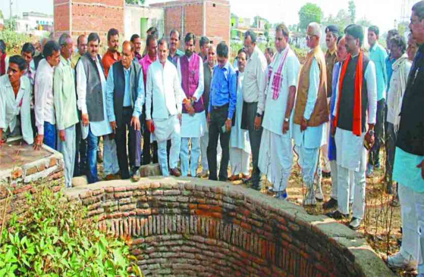 The worry of farming farmers किसानों को अब पेट पालने की चिंता