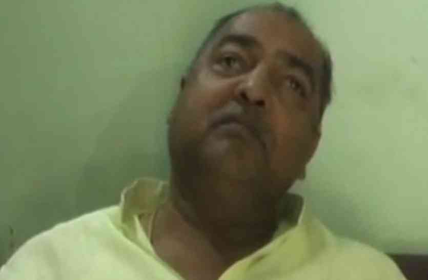 BJP leader Ranjit Bahadur Shrivastav भाजपा नेता ने मुसलमानों को दी बड़ी धमकी, कहा- वोट नहीं दिया तो... वीडियो हुआ वायरल