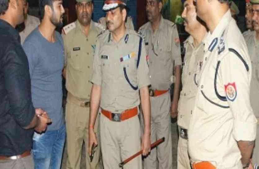 IG Gorakhpur Zone Mohit Agarwal सीएम योगी के इस सिंघम के भय से जमानत तुड़वाकर बड़े-बड़े माफिया जेल में दुबके