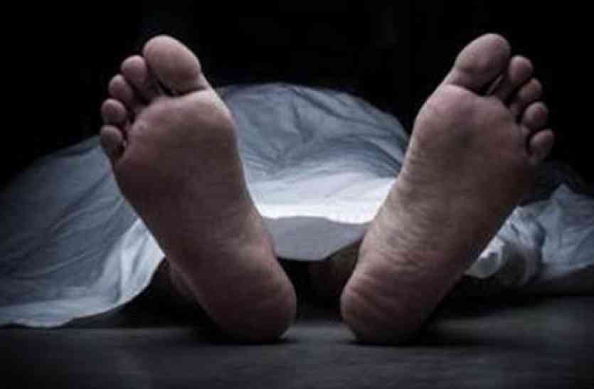 Son kills mother कलयुगी पुत्र ने मां के साथ किया ऐसा काम की सभी रह गए सन्न