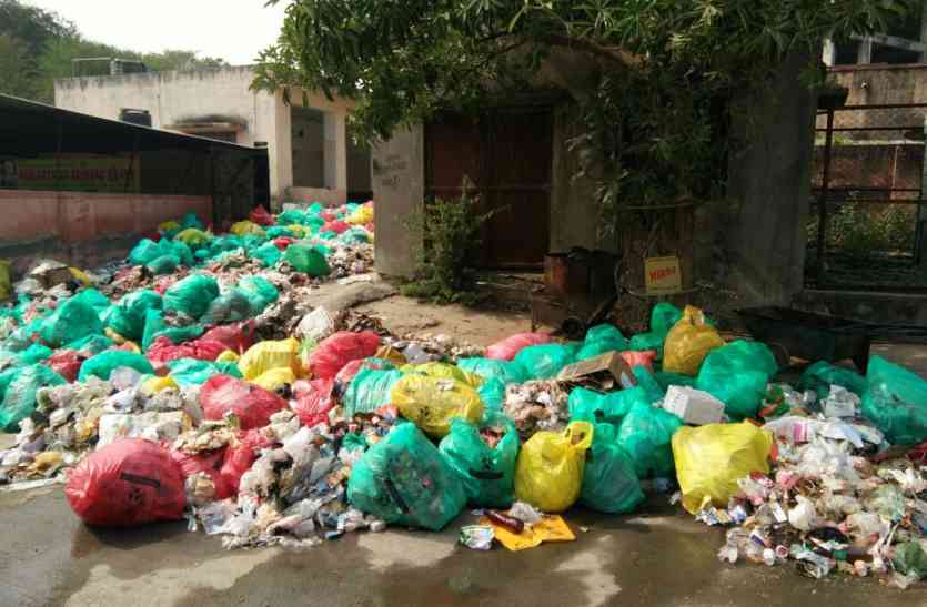 mb hospital हड़ताल की ‘गंदगी’ से अटा है उदयपुर का ये हॉस्पिटल , चौपट हुई सफाई व्यवस्था