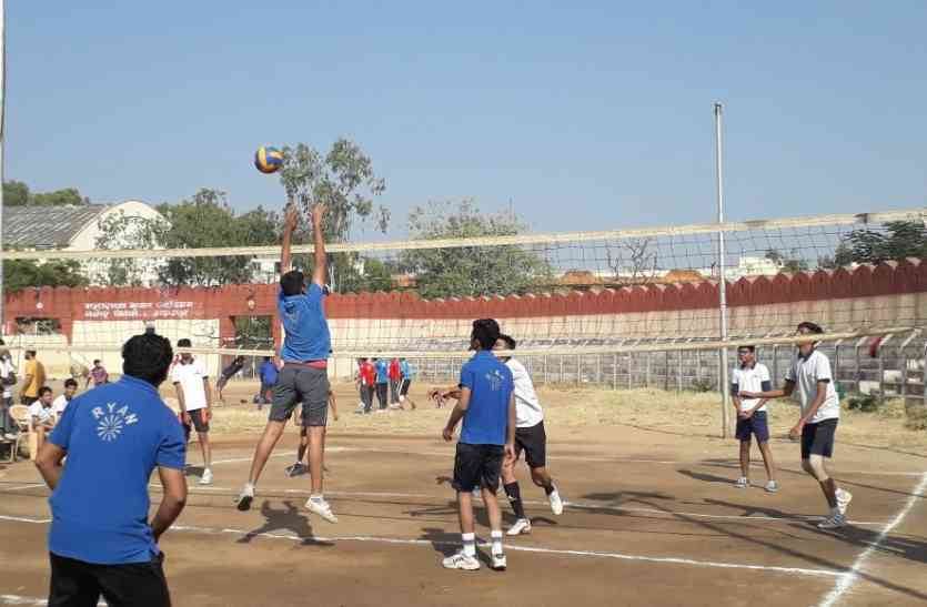 PIE SCHOOL OLYMPICS 2017 second day udaipur PIE SCHOOL OLYMPICS 2017 के दूसरे दिन हो रही ये स्पर्धाएं, जीत के लिए टीमों ने बनाई रणनीति