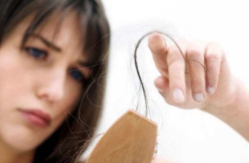hair loss treatment with tips in hindi बाल झडऩे की है समस्या, तो करें ये ट्रीटमेंट, होंगे मजबूत और लंबे खूबसूरत