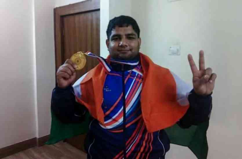 Pradeep Yadav Powerlifter तीन इंटरनेशनल मेडल जीतने के बाद यूपी का सुल्तान अब देगा पाकिस्तान को टक्कर