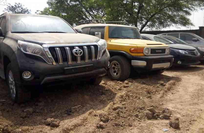 10 vehicles seized of Congress leader udaipur कांग्रेस नेता के इस वजह से हुए 10 वाहन जब्त, नीलामी से इतने लाख रुपए का राजस्व वसूला