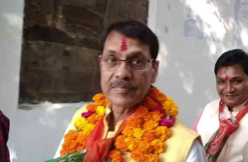 ramteerth singhal हांफते-हांफते झांसी की जंग जीते रामतीर्थ