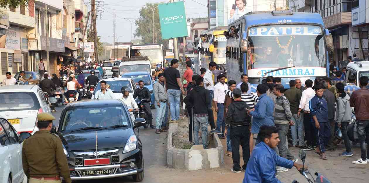 bike slips in sundarwas udaipur
