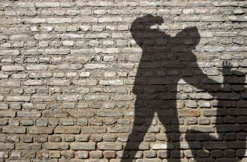 ASSAULT CASE VIDEO: यहां थानाधिकारी के खिलाफ लगाया गया मारपीट सहित झूठे मामले में फंसाने का आरोप... क्या झूठ है क्या सच..जानें पूरा मामला
