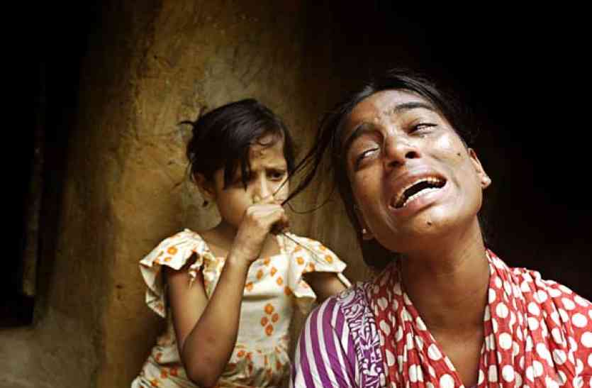 person left his wife and daughter crime in udaipur इस व्यक्ति ने महिला और मासूम बेटी के साथ किया ऐसा, ये थी वजह