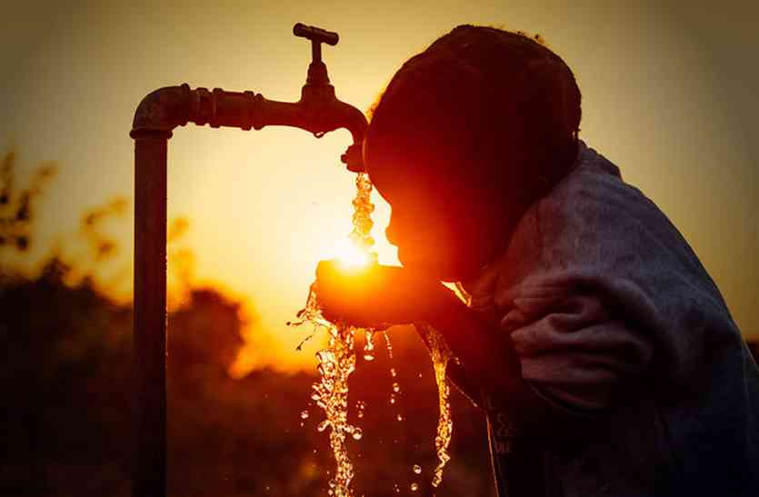 water problems in udaipur आखिर कब खत्म होगा पानी का इंतजार, दस साल से नहीं बिछ पाई है यहां पेयजल लाइनें