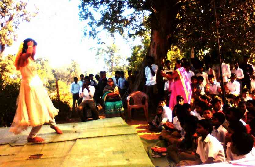 balaghat प्रतिभा पर्व पर विद्यार्थियों ने दिखाई प्रतिभा
