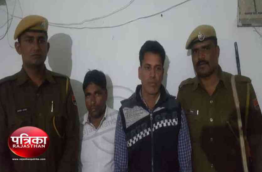 Bhilwara, bhilwara news, Two accused arrested for stealing mobile in bhilwara, Latest news in bhilwara, Bhilwara news in hindi, Latest hindi news in bhilwara, Bhilwara latest hindi news टेक्सटाइल कॉलेज में बीस दिन पूर्व डिक्की तोड़ मोबाइल चुराने के दो आरोपित धरे