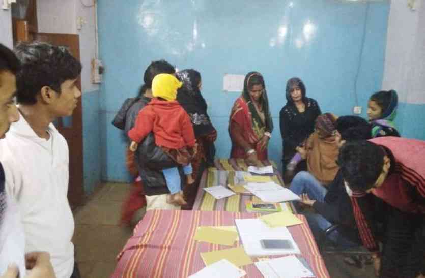 patrika मौसम ने बिगाड़ा स्वास्थ्य, अस्पताल में मरीजों की भीड़