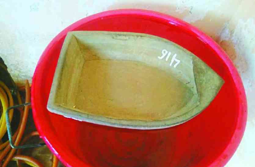 boat of stone दुनिया की नजरों से छिपा रखी है पत्थर की दुर्लभ नाव और सूर्य घड़ी, जानिए क्या है वजह