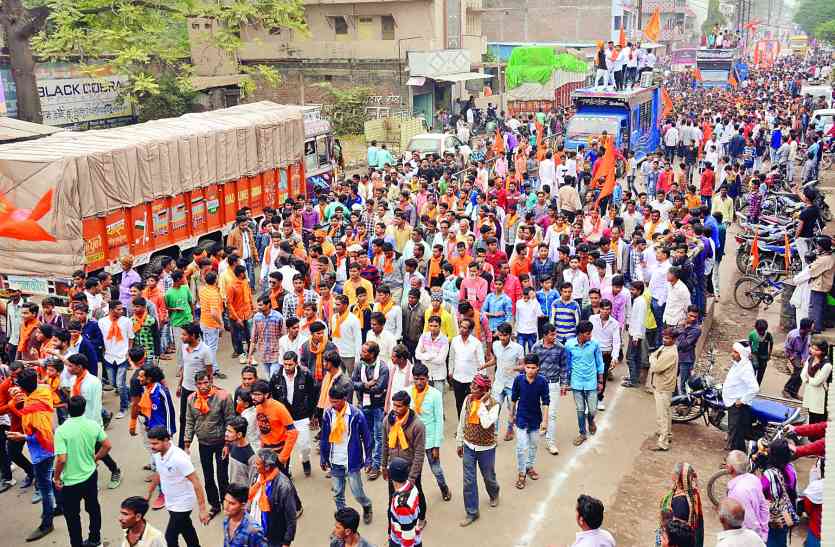 dhar shaurya diwas शौर्य दिवस पर हुई विशाल सभा, हुए कई आयोजन