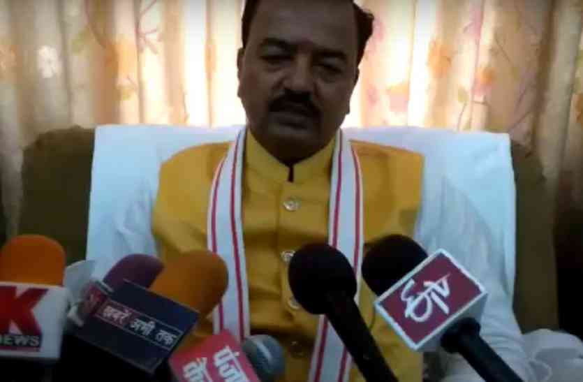 Keshav Prasad Maurya केशव प्रसाद मौर्य की अधिकारियों को बडी़ चेतावनी, कहा इनका भविष्य ठीक नहीं रहेगा