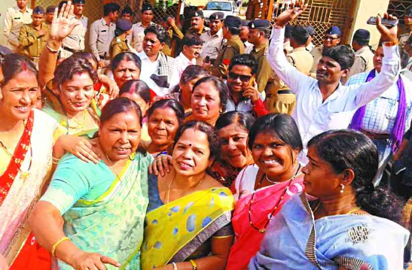 CG news यहां एक वोट से बदली बीजेपी की किश्मत, जीत सुनकर महिला कार्यकर्ताओं के चेहरे खिल उठे