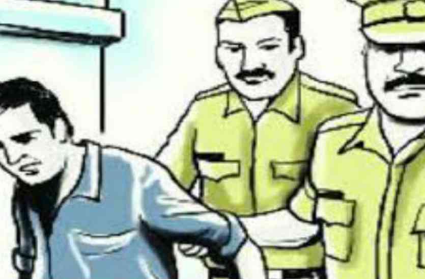 Villagers catch thief ग्रामीणों ने रंगे हाथ दबोचा चोर, लेकिन पुलिस ने छोड़ दिया