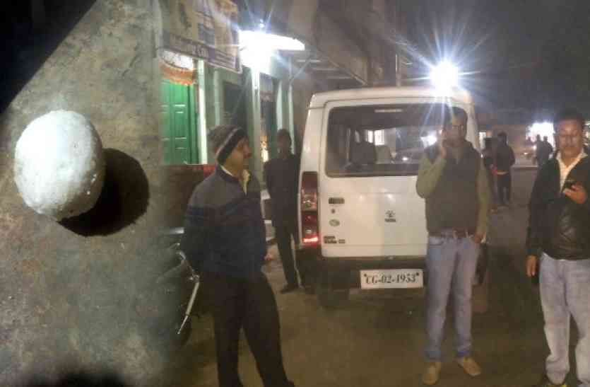 Plastic rice and officers Breaking news: पकाने के बाद फुटबॉल की तरह उछलने लगा चावल, देखा तो अधिकारियों के होश आ गए ठिकाने