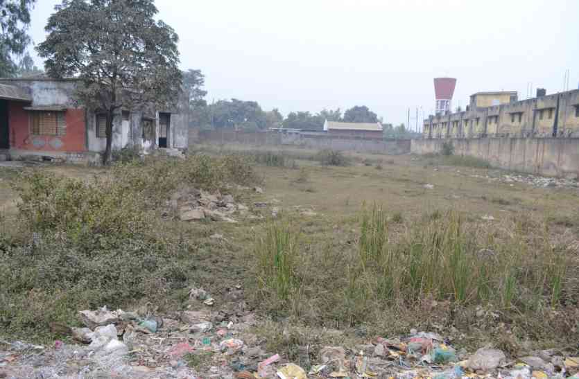 Industrialists occupy land in few rupee करोड़ों की जमीन कौडिय़ों में है कब्जा
