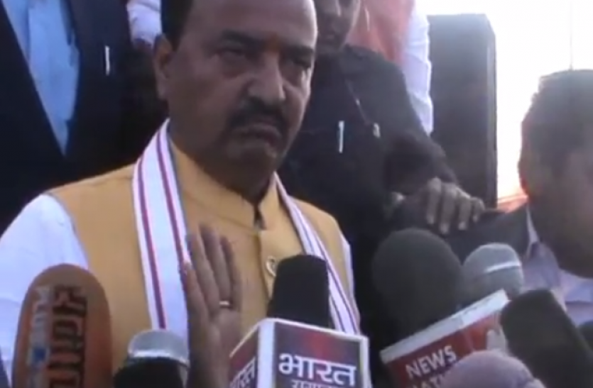 Deputy CM Keshav Prasad Maurya facing anger of journalist Kanpur Dehat केशव प्रसाद मौर्य का हुआ घेराव, डिप्टी सीएम के सामने लगे सरकार विरोधी नारे