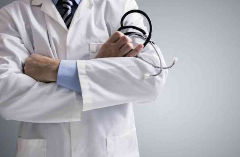 District Hospital Unnao UP hidni news मानक से ज्यादा डॉक्टर, फिर भी मरीजों को नहीं मिल रही सुविधा
