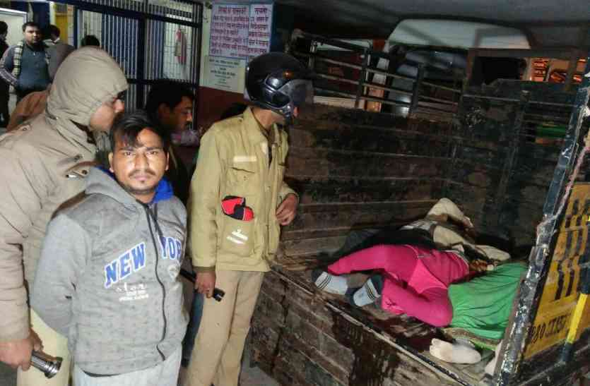 दिल्ली आगरा हाईवे पर भीषण हादसे में चार की दर्दनाक मौत दिल्ली आगरा हाईवे पर भीषण हादसे में चार की दर्दनाक मौत