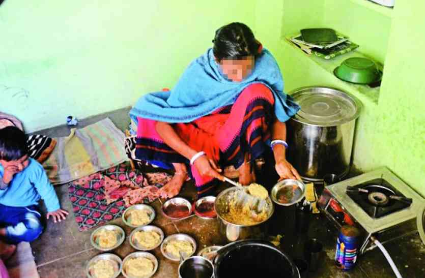 game of collusion,patrika sting,anganwadi centers पत्रिका स्टिंग.........बच्चों के पोषाहार में बड़ों का डाका, मिलीभगत के खेल में जानकर भी अनजान बने अधिकारी