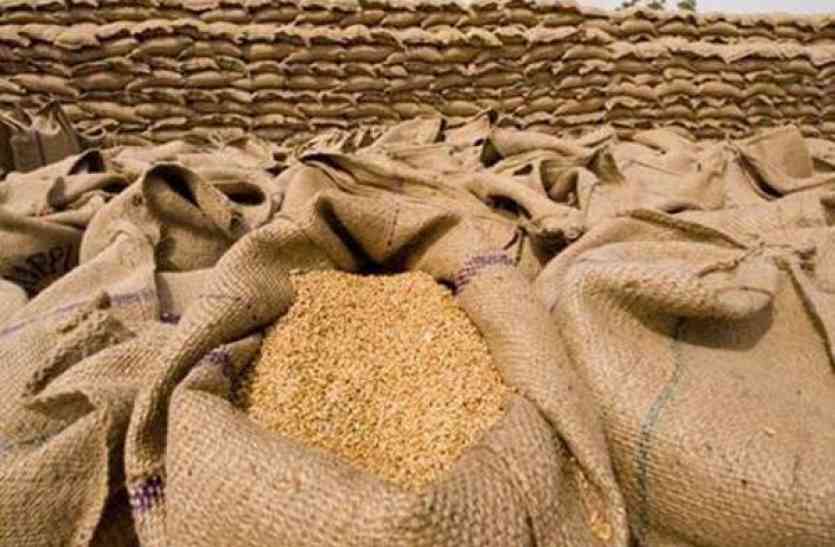 Merchant's license सरकारी गेंहू की कालाबाज़ारी में इन व्यापारियों के लाइसेंस निरस्त