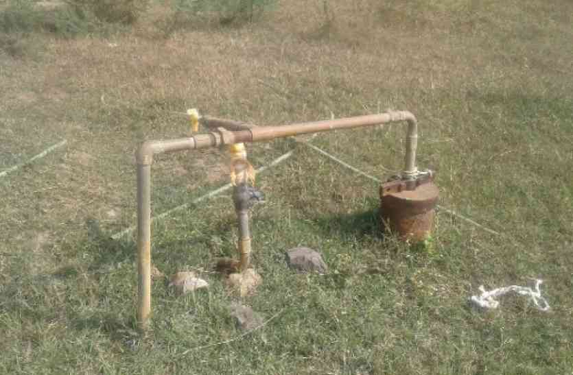 water crisis in harda प्राथमिक स्वास्थ्य केन्द्र में पानी की किल्लत