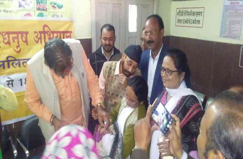 Yogi government Vaccination campaign till 18 December मासूमों को मिलेगी पूर्ण सुरक्षा, 18 दिसम्बर तक चलेगा टीकाकरण अभियान