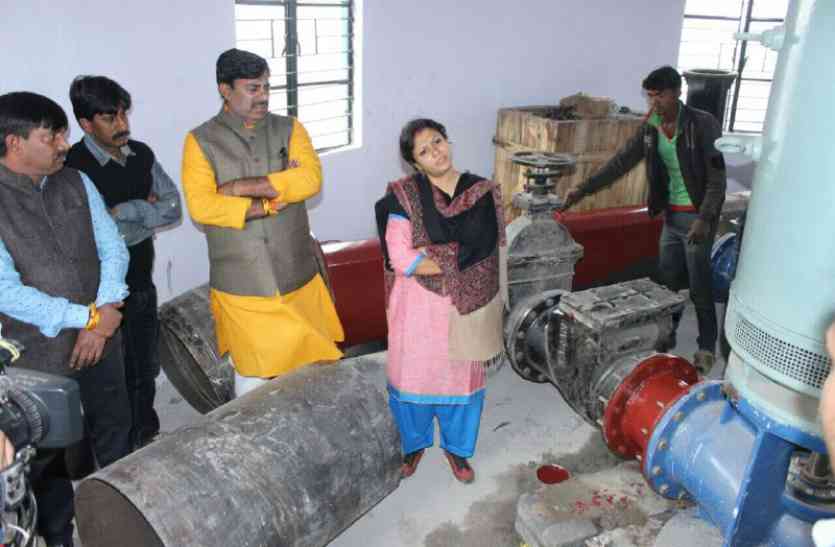 water suppy निगमायुक्त बोलीं- पंवार साब-24 घंटे यहीं रहकर काम करवाएं, हर हाल में 25 दिसम्बर तक कोलार को पानी देना है