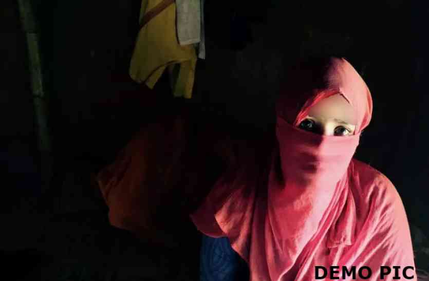 Rape Azamgarh घर में सो रही थी महिला, दो सगे भाई रात में घुसे और उसके साथ कर दिया ऐसा काम!