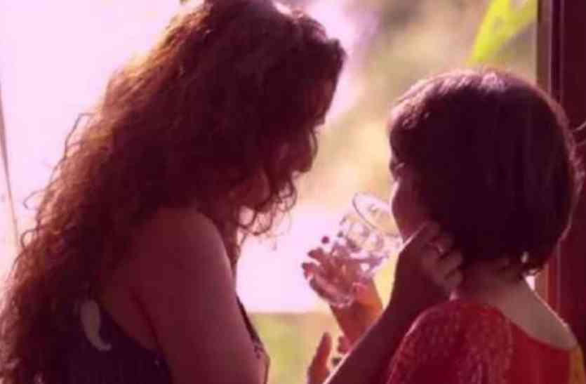 homosexual relationship, Lesbian couple, lesbian, Girl couple, asha jyoti kendra, agra police, up police, lesbian girls, lesbian girls students, समलैंगिक विवाह पर अड़ी कान्वेंट स्कूल की छात्रा, जानिए पूरी कहानी