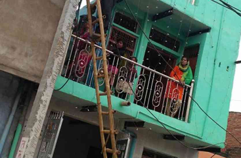 electricity, company, connections, revenues 3.24 lakh, bhind news, bhind news in hindi, mp news बिजली कंपनी ने 118 कनेक्शन काटकर वसूला 3.24 लाख का राजस्व