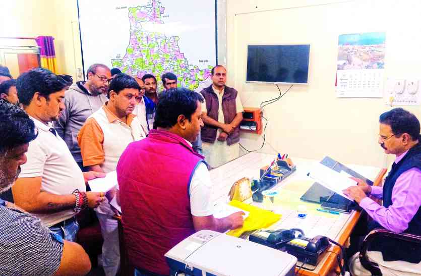 dhar news पुलिस पर एक पक्षीय कार्रवाई का आरोप