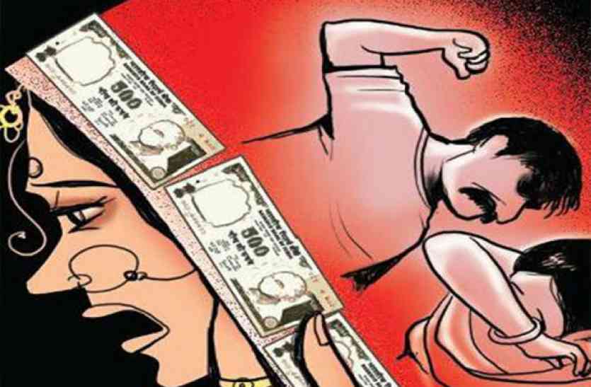 dowry दहेज न मिलने पर कर दी पत्नी की हत्या, फांसी पर लटका मिला शव