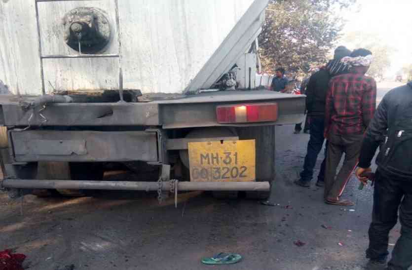 सड़क दुर्घटना में दो सगे भाईयों की मौत, हरदीबाजार में छाया मातम सड़क दुर्घटना में दो सगे भाइयों की मौत, हरदीबाजार में छाया मातम