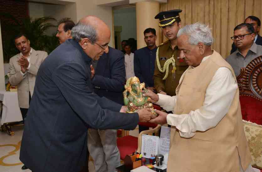 governor inaugrates buildings from jaipur गवर्नर फिर नहीं गए उद्घाटन करने, राजभवन से रिमोट दबाकर किया ये काम
