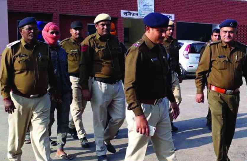 accused arrested in sangria #Crime अंतर्राज्यीय डकैती गैंग के मुखिया सहित दो पकड़े, रिमांड पर