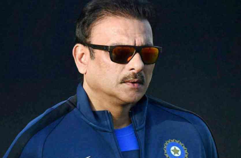 Ravi Shastri made fun of srilankan cricket team धर्मशाला पहुंच कर रवि शास्त्री ने कुछ ऐसे उड़ाया श्रीलंका टीम का मज़ाक